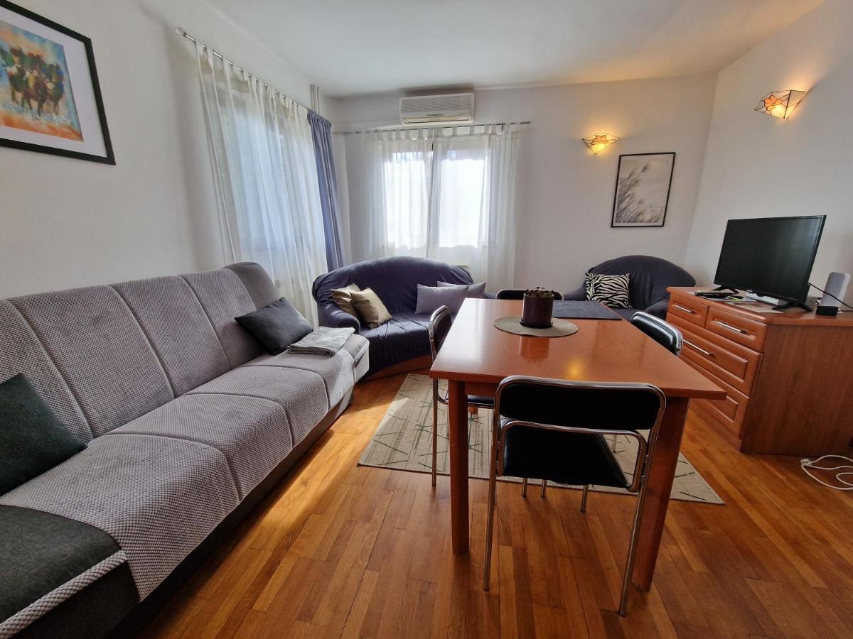 Apartments Katarina - New Renovated Ровинь Экстерьер фото