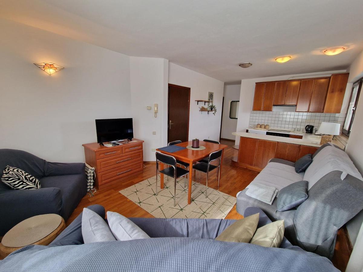 Apartments Katarina - New Renovated Ровинь Экстерьер фото