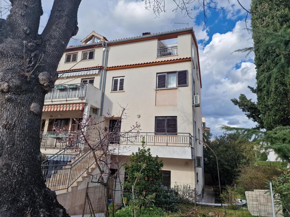 Apartments Katarina - New Renovated Ровинь Экстерьер фото