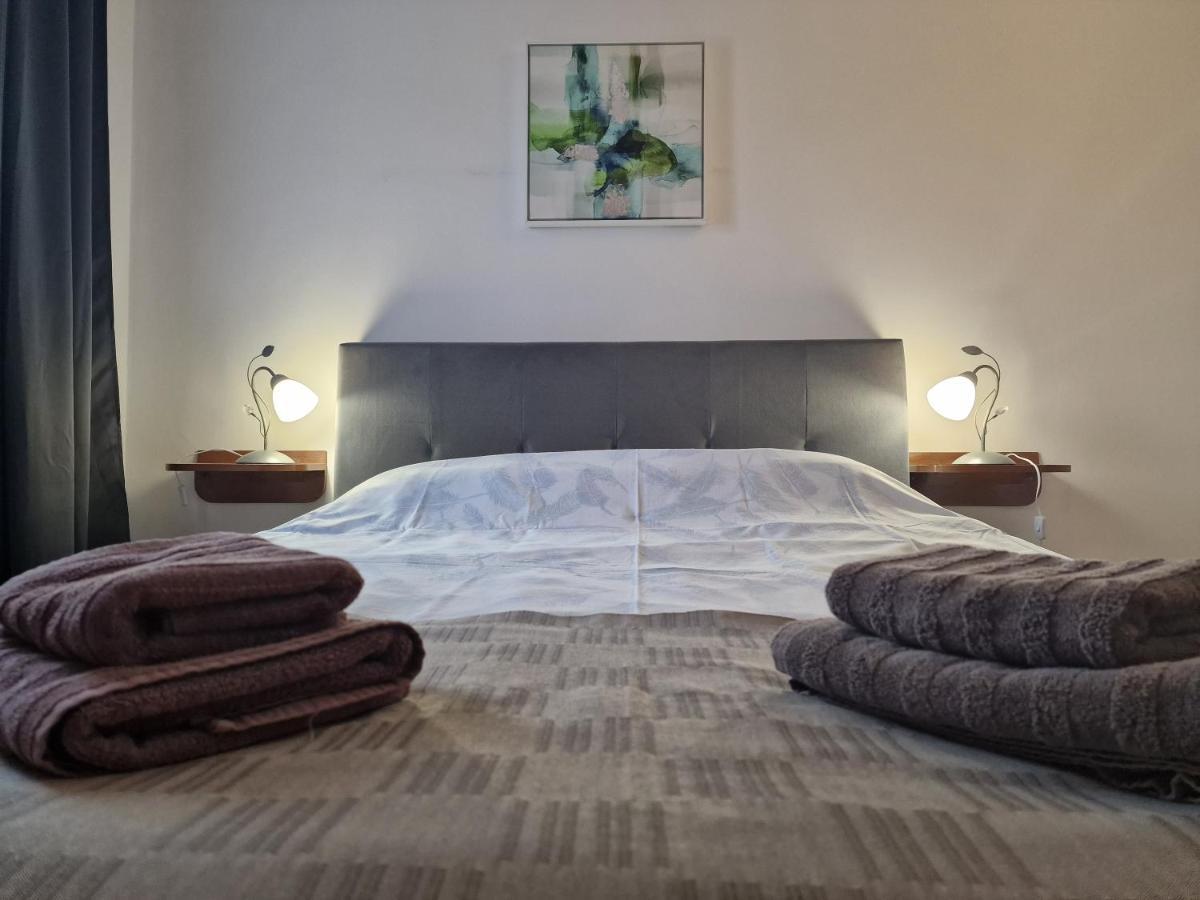 Apartments Katarina - New Renovated Ровинь Экстерьер фото