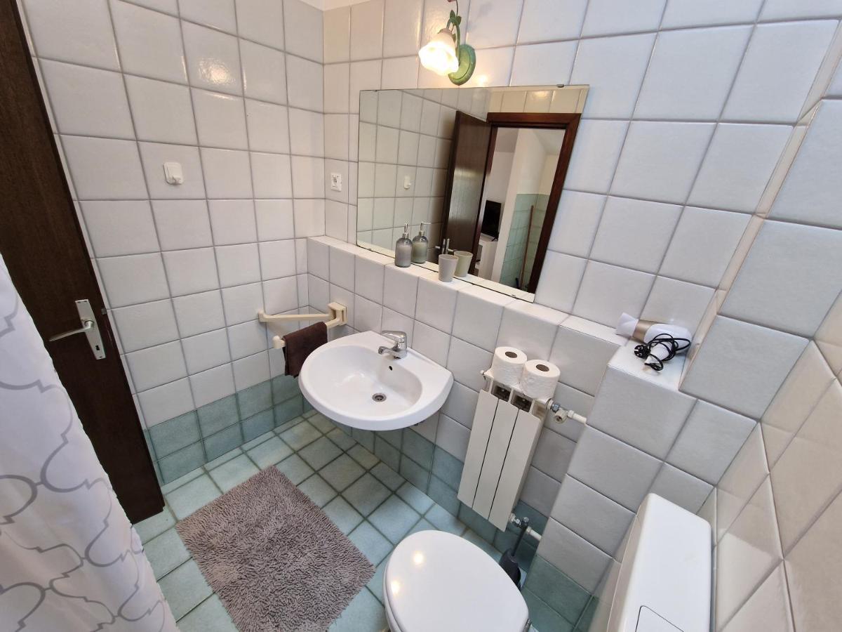 Apartments Katarina - New Renovated Ровинь Экстерьер фото
