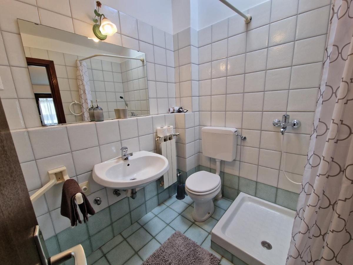 Apartments Katarina - New Renovated Ровинь Экстерьер фото