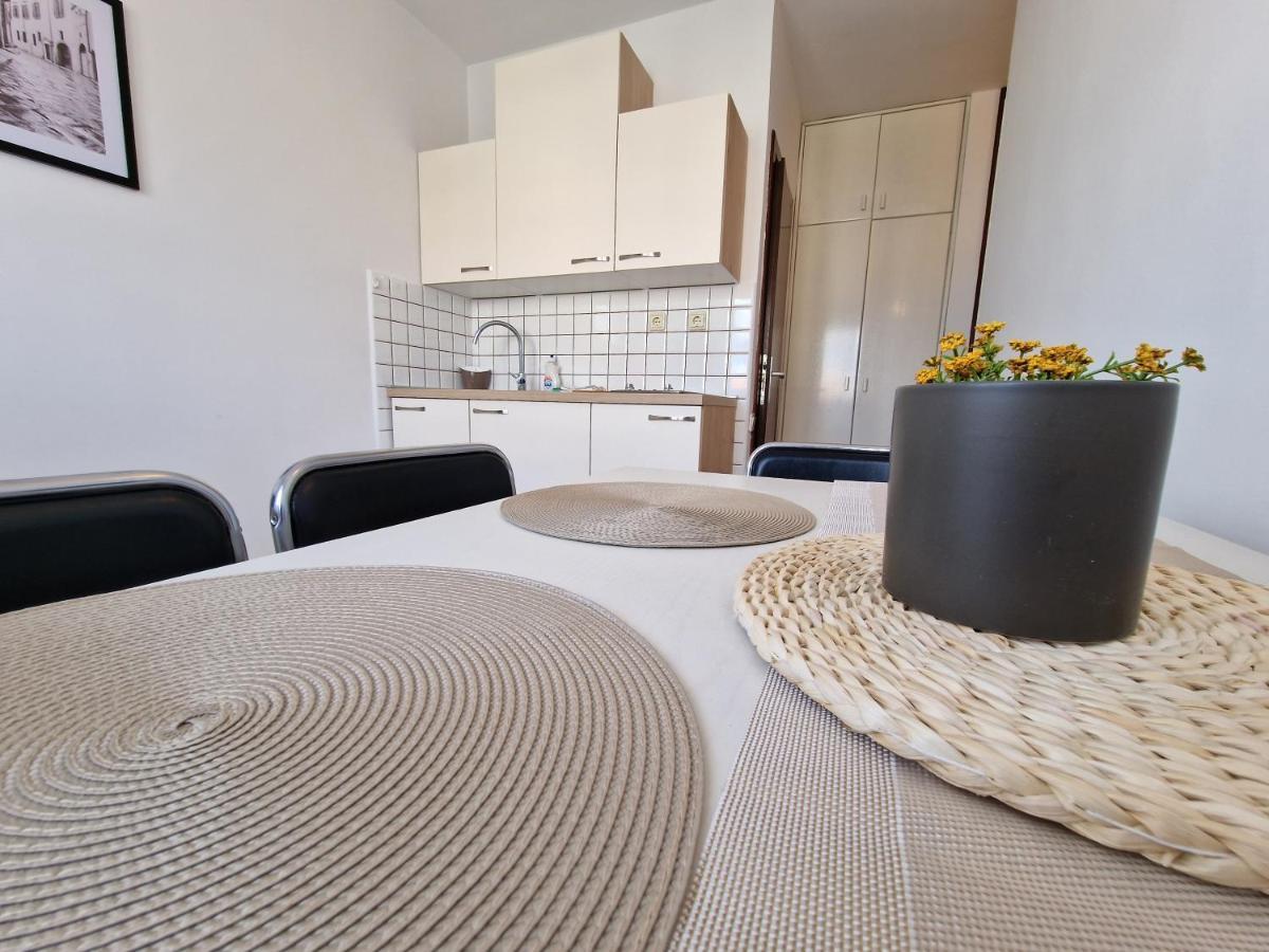 Apartments Katarina - New Renovated Ровинь Экстерьер фото
