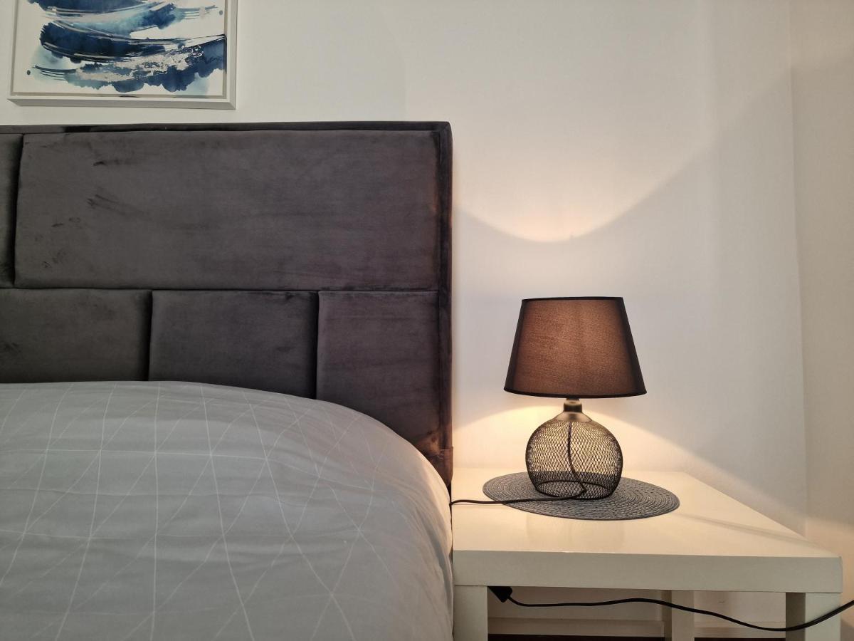 Apartments Katarina - New Renovated Ровинь Экстерьер фото