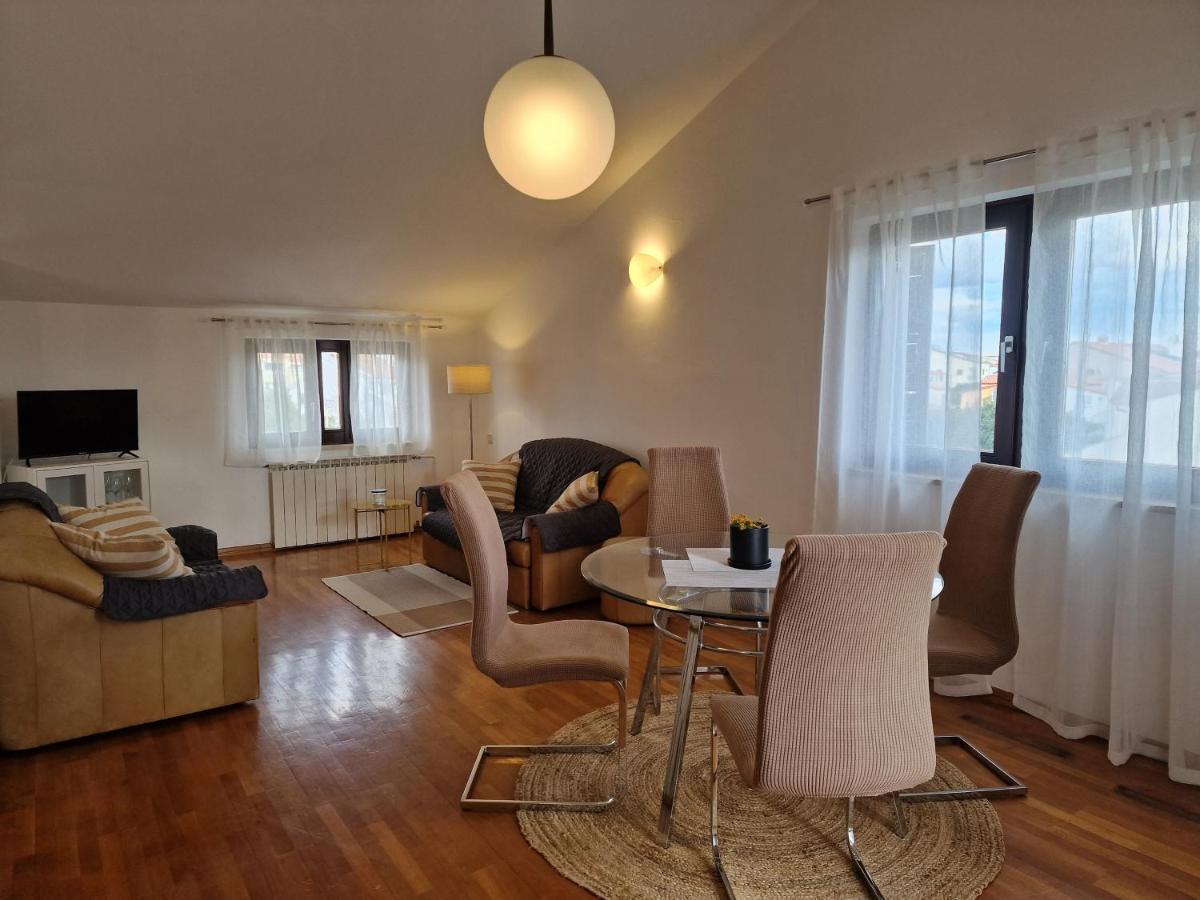 Apartments Katarina - New Renovated Ровинь Экстерьер фото